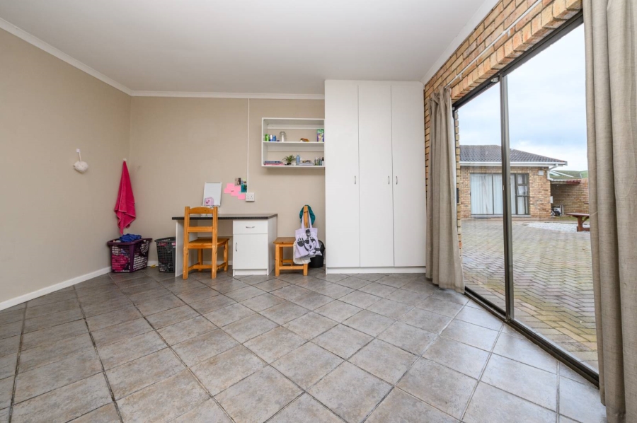 12 Bedroom Property for Sale in Summerstrand Eastern Cape